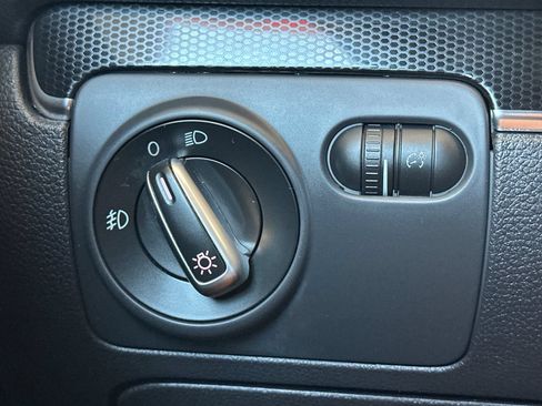 Used 2013 Volkswagen GTI Wolfsburg Edition FWD image 27