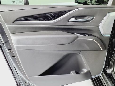 Used 2023 Cadillac Escalade ESV V image 8