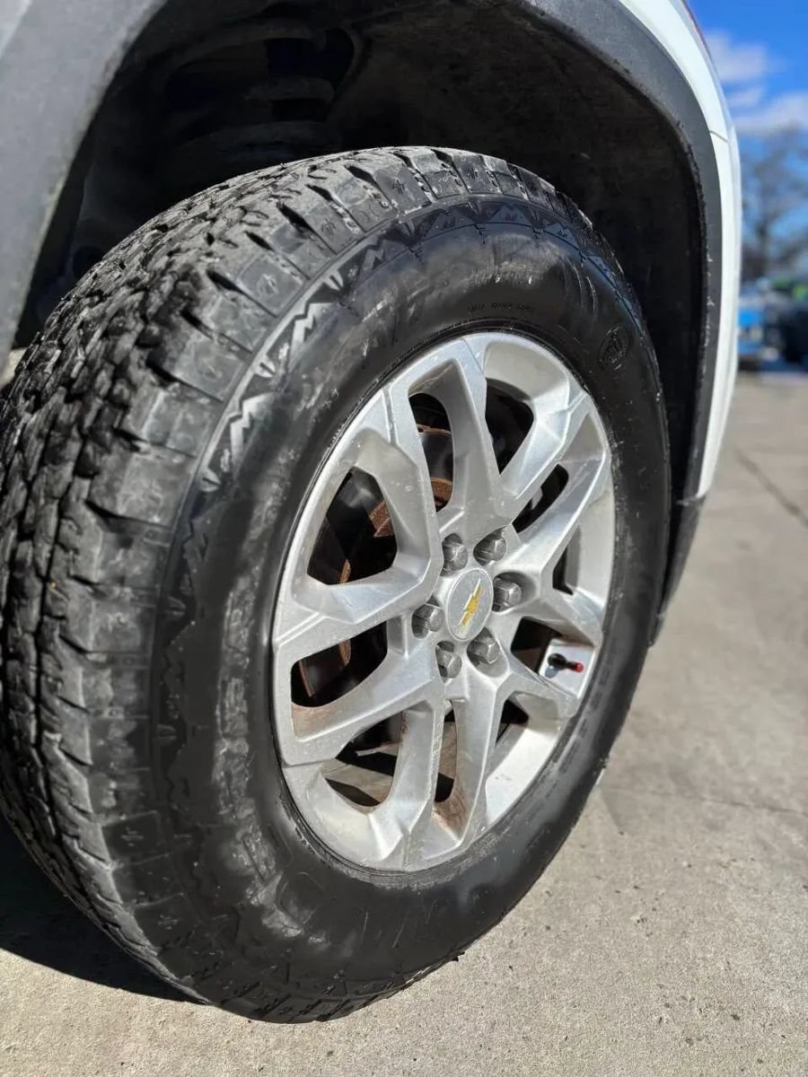 Used 2019 Chevrolet Traverse LS AWD/4WD image 20