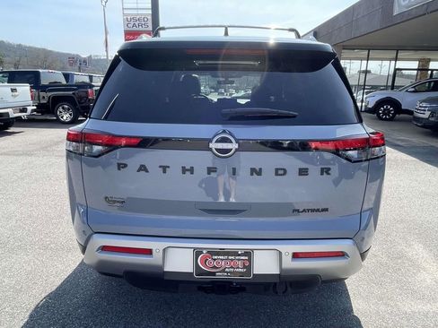 Used 2024 Nissan Pathfinder Platinum image 3