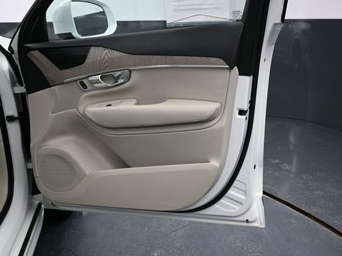 Used 2023 Volvo XC90 T8 Plus w/ Protection Package Premier image 39