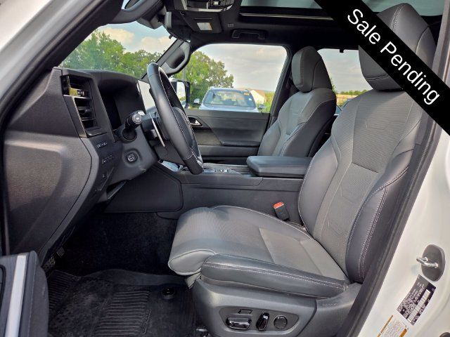 Used 2024 Lexus GX 550 w/ Accessory Package (Z1) AWD/4WD image 9