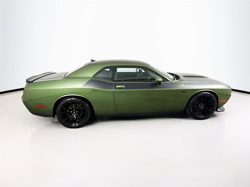 Used 2022 Dodge Challenger R/T Scat Pack w/ T/A Package image 8