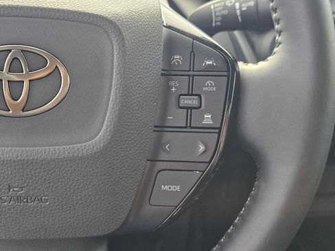 Certified 2026 Toyota Prius XLE FWD image 29
