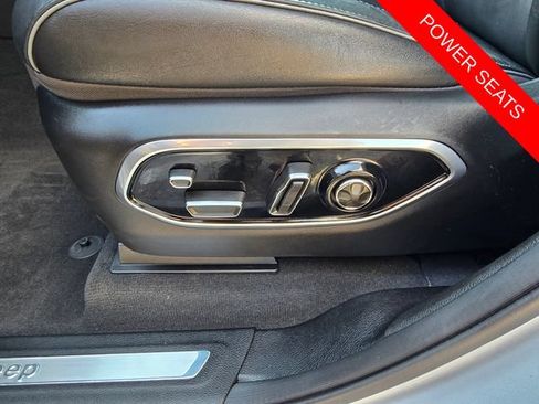 Used 2023 Jeep Grand Cherokee Overland w/ Advanced Protech Group III AWD/4WD image 11