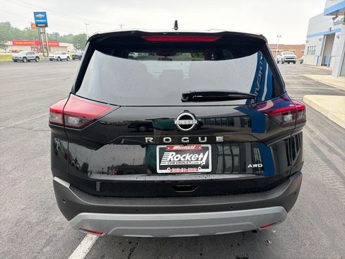 Used 2023 Nissan Rogue S AWD/4WD image 3