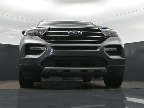 Used 2023 Ford Explorer XLT w/ Equipment Group 202A AWD/4WD image 45