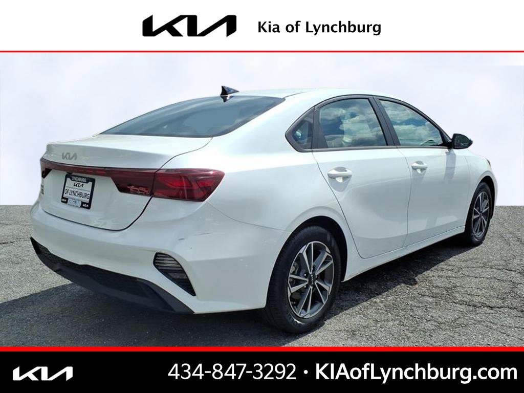 Used 2024 Kia Forte LXS w/ LXS Technology Package FWD image 4