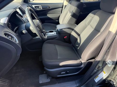 Used 2020 Nissan Pathfinder SV image 12