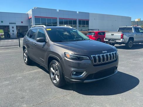 Used 2019 Jeep Cherokee Limited AWD/4WD image 3