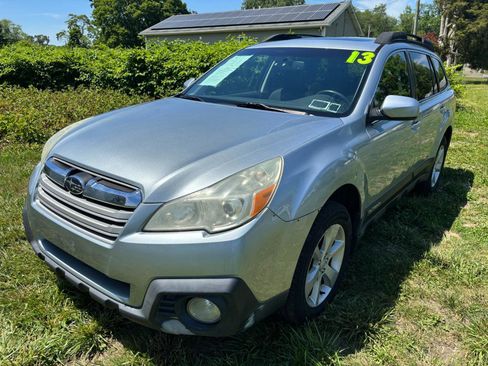 Used 2013 Subaru Outback 2.5i Premium AWD/4WD image 1