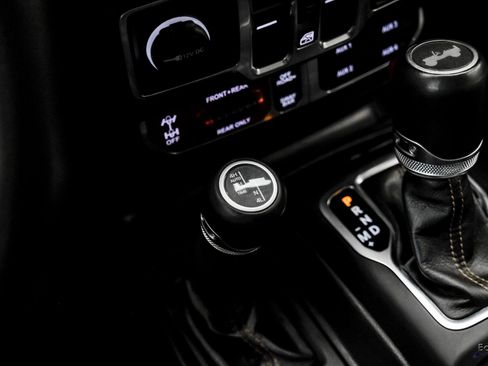 Used 2022 Jeep Wrangler Unlimited Rubicon w/ Xtreme Recon 35" Tire Package image 58