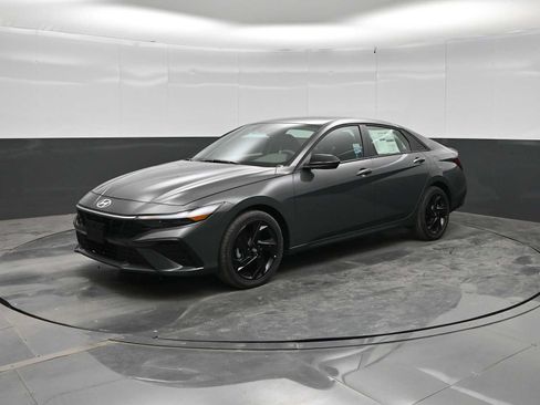 New 2026 Hyundai Elantra Sport FWD image 4