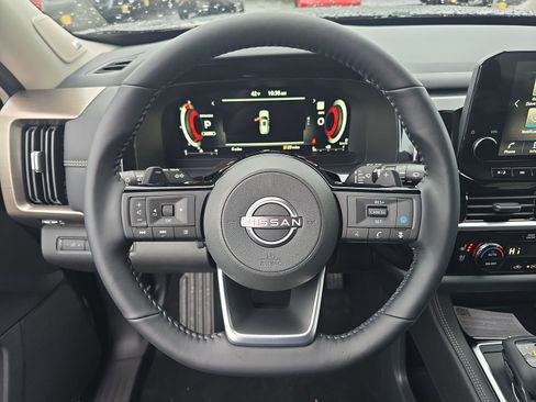 New 2025 Nissan Pathfinder Platinum image 15