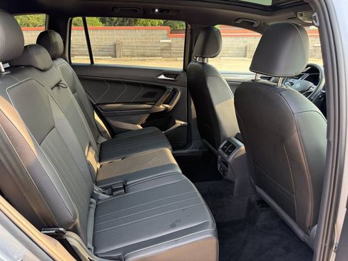 Certified 2023 Volkswagen Tiguan SE R-Line AWD/4WD image 25