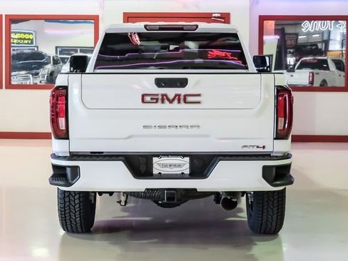Used 2022 GMC Sierra 2500 AT4 image 10