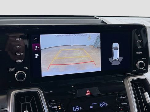 Certified 2022 Kia Sorento S w/ Panoramic Sunroof Package image 14