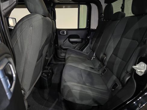 Used 2021 Jeep Gladiator Willys image 34