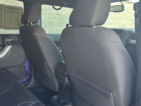 Used 2017 Jeep Wrangler Unlimited Sahara AWD/4WD image 24