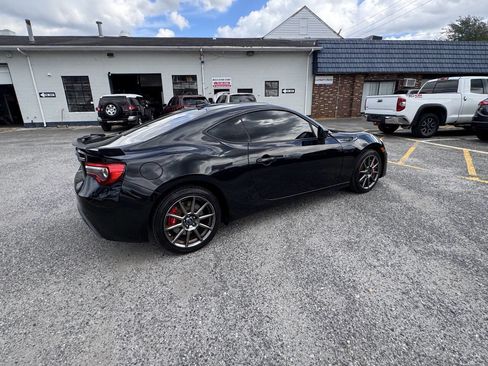 Used 2017 Subaru BRZ Limited w/ Performance Package RWD image 9
