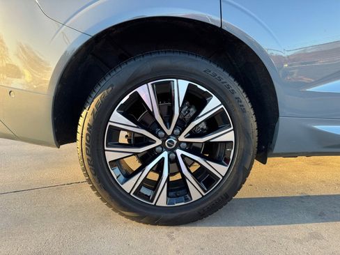 Certified 2024 Volvo XC60 B5 Plus w/ Climate Package image 23