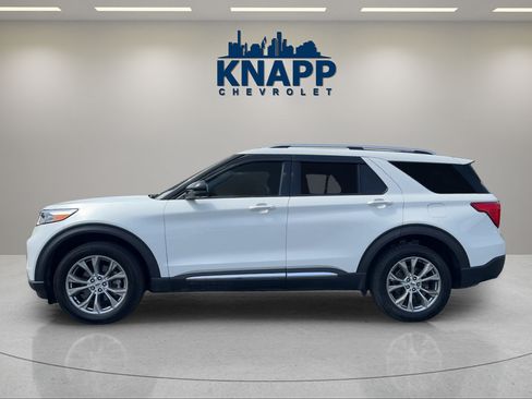 Used 2021 Ford Explorer Limited w/ Equipment Group 301A AWD/4WD image 2