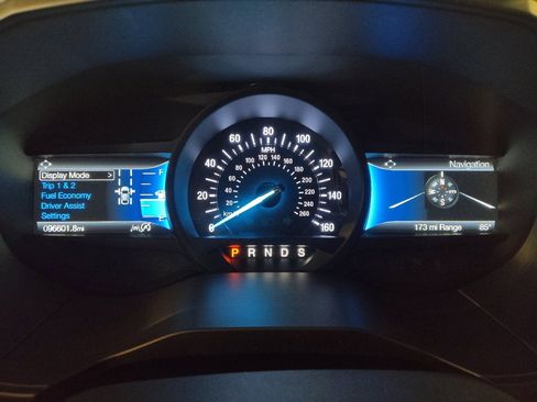 Used 2022 Ford Edge Titanium AWD/4WD image 23