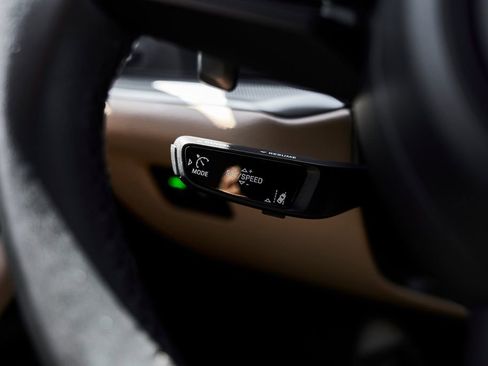 Used 2025 Porsche Cayenne image 55