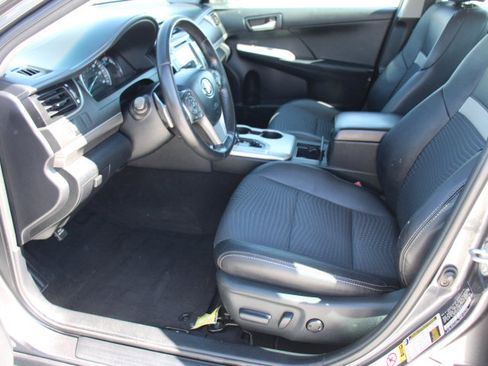 Used 2013 Toyota Camry SE image 10