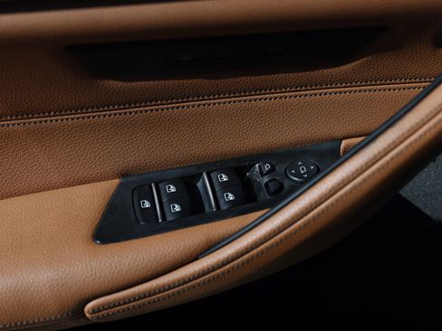 Used 2019 BMW M550i xDrive image 50