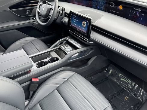 New 2026 Lincoln Nautilus Reserve w/ Jet Appearance Package AWD/4WD image 13