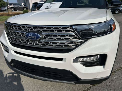 Used 2022 Ford Explorer Limited w/ Equipment Group 301A RWD image 10