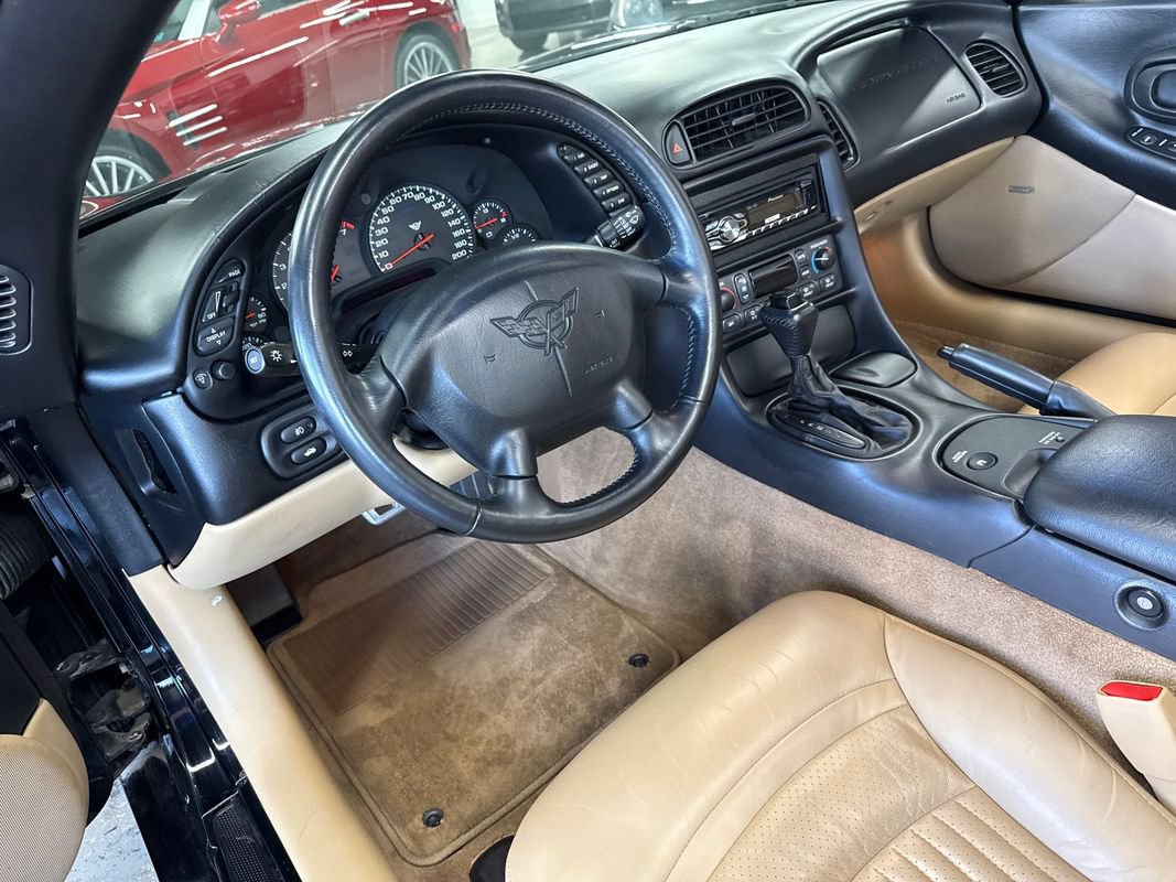 Used 2002 Chevrolet Corvette Convertible w/ Preferred Equipment Group2 RWD image 37
