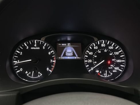 Used 2018 Nissan Pathfinder SV AWD/4WD image 30