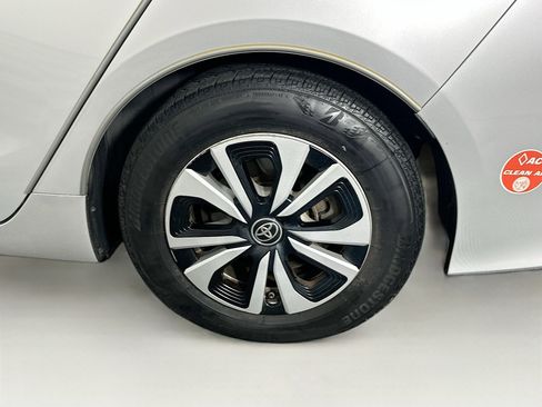 Used 2017 Toyota Prius Prime Plus image 11