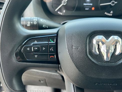 Used 2025 RAM ProMaster 2500 w/ Convenience Group image 18