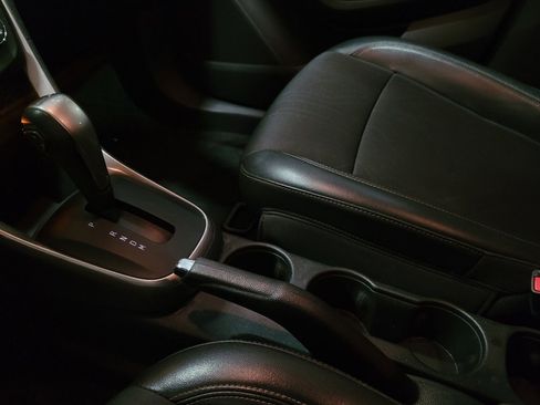 Used 2020 Chevrolet Trax LT w/ LT Convenience Package image 26