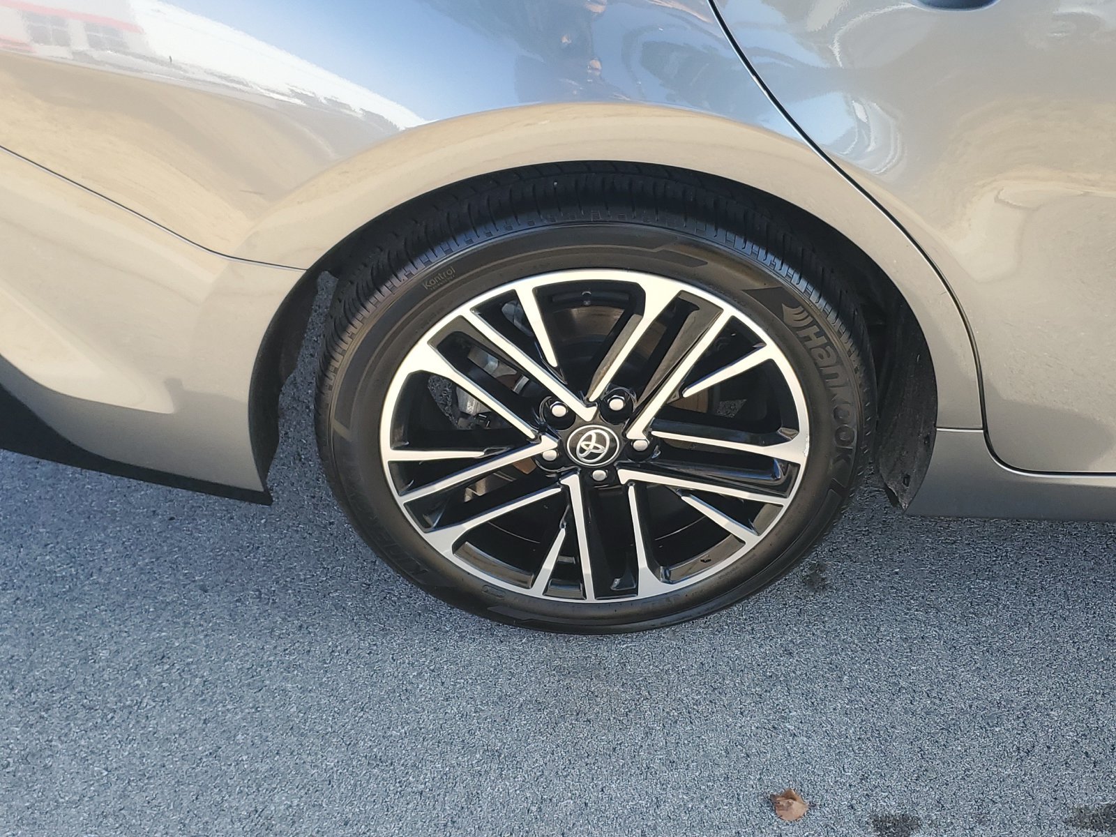 Certified 2025 Toyota Camry XLE w/ Premium Plus Package FWD image 5