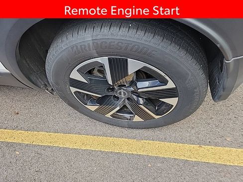 Used 2025 Nissan Kicks SV w/ SV Premium Package AWD/4WD image 5