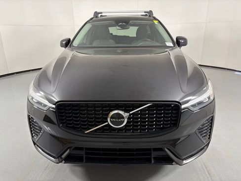 Used 2024 Volvo XC60 B5 Core w/ Protection Package Premier AWD/4WD image 3