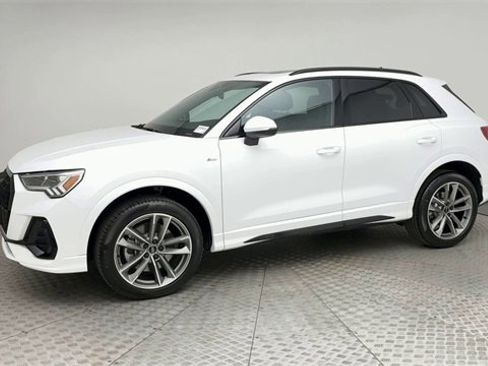 Used 2025 Audi Q3 2.0T Premium w/ Convenience Package image 6