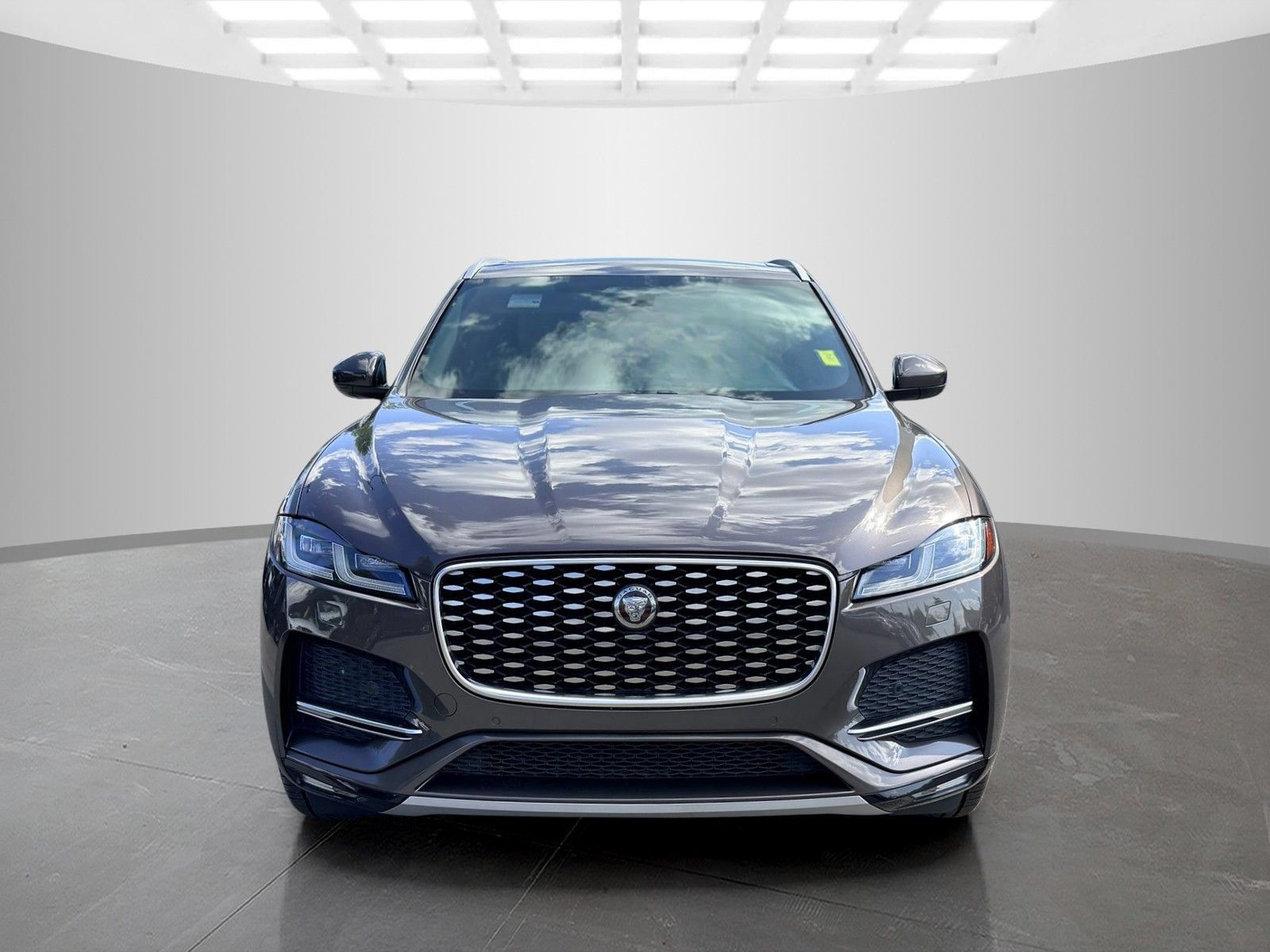 Used 2023 Jaguar F-PACE S AWD/4WD image 2