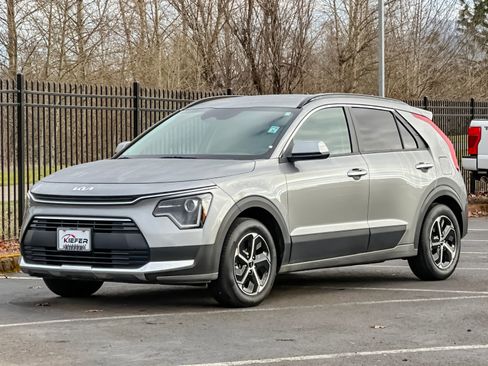 Used 2024 Kia Niro LX image 7