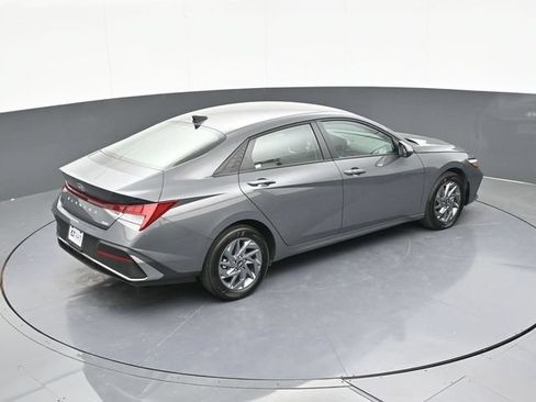 Used 2025 Hyundai Elantra Hybrid FWD image 60