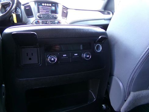 Used 2019 Chevrolet Suburban LT image 35