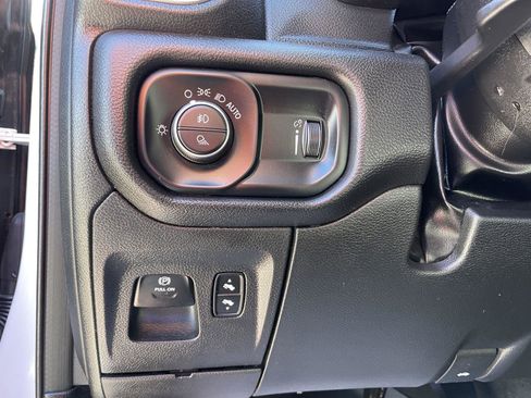 Used 2022 RAM 1500 Big Horn image 11