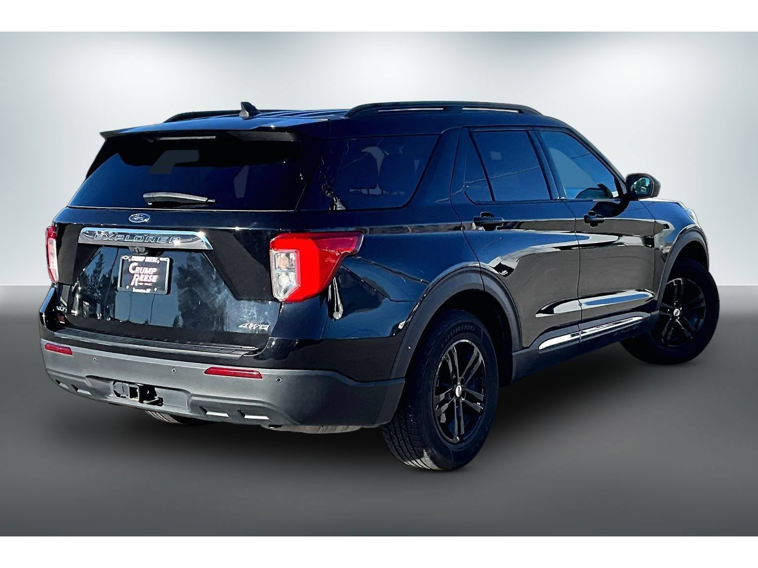 Used 2021 Ford Explorer XLT w/ Class III Trailer Tow Package AWD/4WD image 6