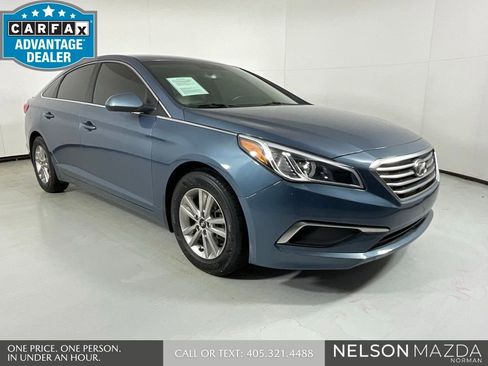 Used 2016 Hyundai Sonata SE image 1