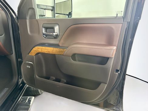 Used 2015 Chevrolet Silverado 2500 High Country w/ Duramax Plus Package AWD/4WD image 30