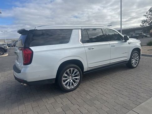 Used 2024 GMC Yukon XL Denali w/ Advanced Technology Package image 4
